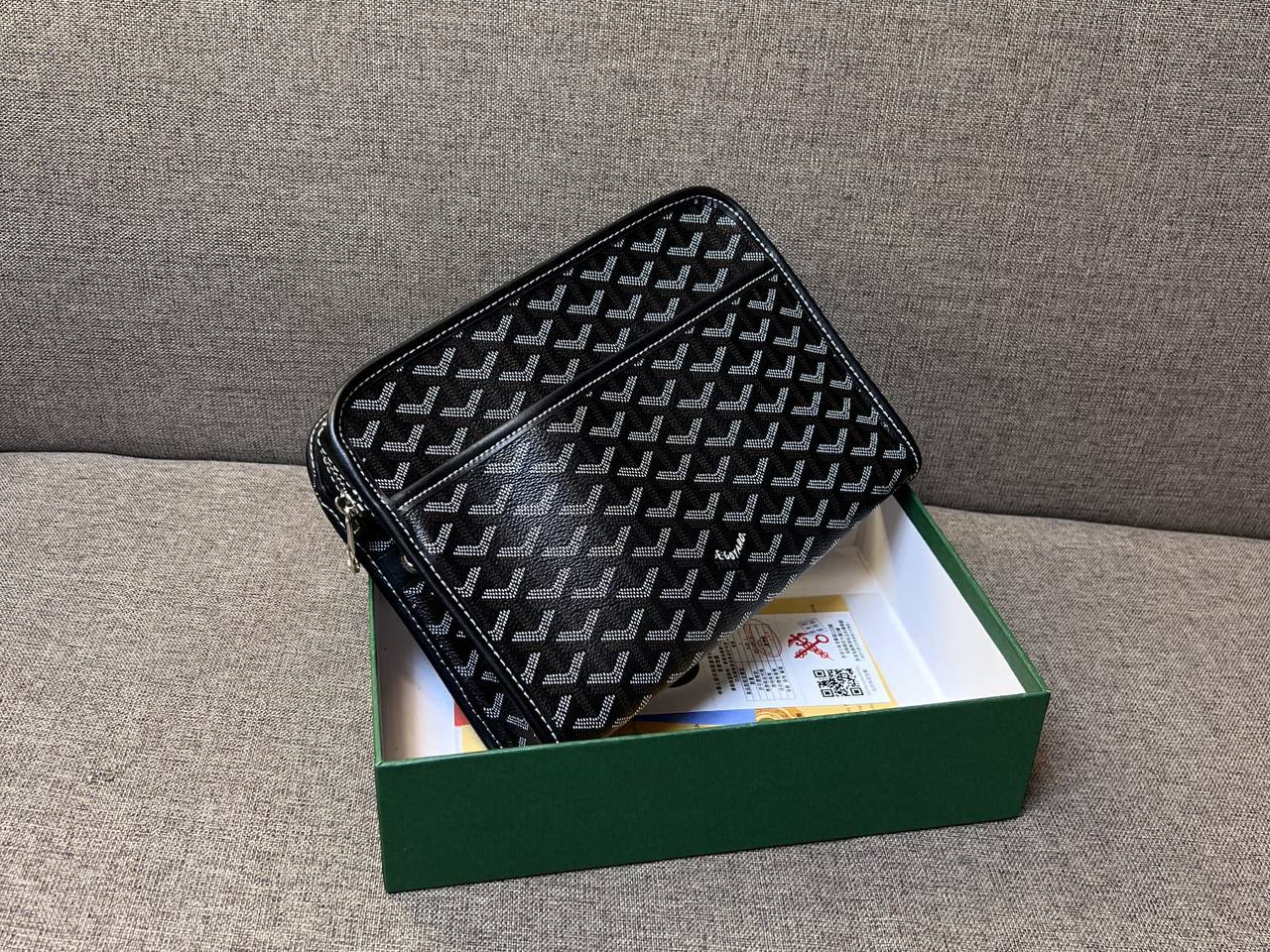 Goyard
70 dhs✅
with box
🎁🎁🎁

25cm

Zain26
♥️♥️♥️