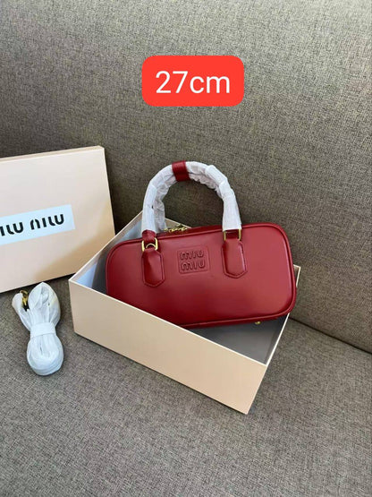 Chanel - Fendi - MK - Miu Miu
95 dhs🪙💕
high quality 

with box
🎁🎁🎁

Zain26
♥️♥️♥️