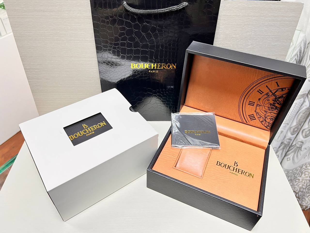 Watches Boxes
Master Box + Paper bag & Card
🎁🎁🎁

50 dhs🪙🌨️

Zain85
♥️♥️♥️