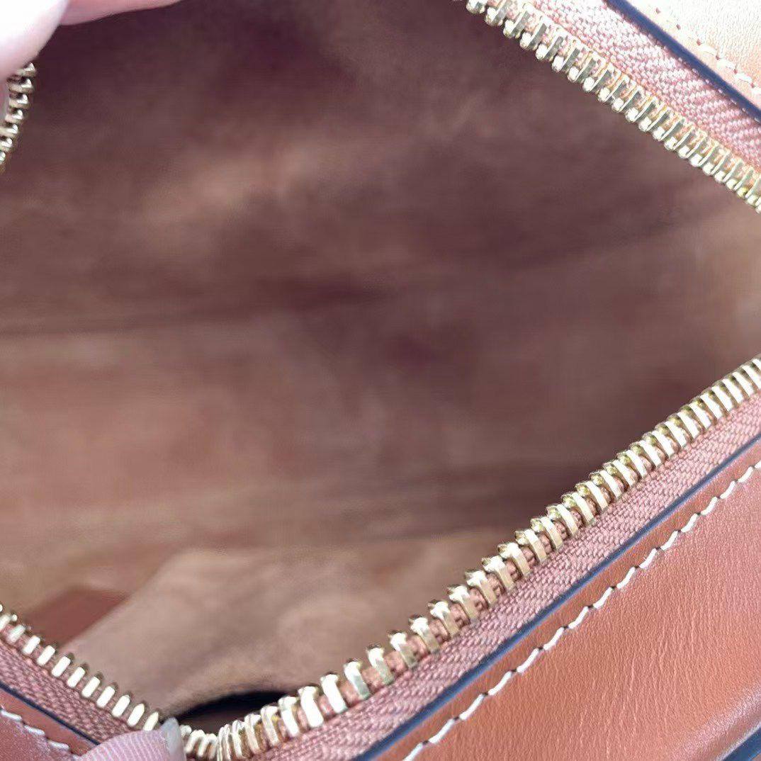 Celine Cuir Triomphe oval crossbody bag🥀

For Price 👇 WhatsApp✅
0568585901 
0507557372
0552275751 Owner Zain 👌

Zain71
♥️♥️♥️