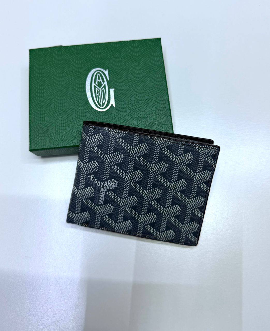 Men's wallet
30 dhs✅
With box
🎁🎁🎁

Zain42
♥️♥️♥️