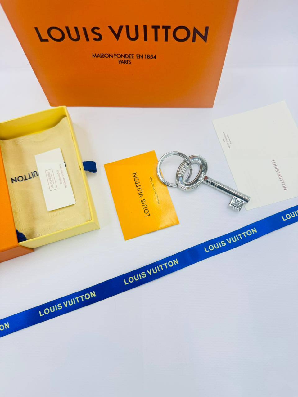 *Key Chain ❤️‍🔥*
Master quality 💯
With normal boxes 📦 
45 dhs✅
With master box 🗃️ 
70 dhs✅

Zain216
♥️♥️♥️
