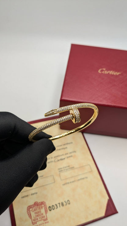 Cartier
*Master Quality* 
*Nail Braclate*
120 dhs✅ with Normal Box 🎁
140 dhs✅ with Good Box 🎁
170 dhs✅ with Master Box 🎁

Zain210
♥️♥️♥️