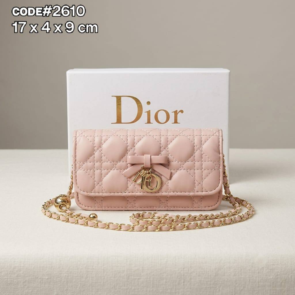 CHRISTIAN DIOR
PHONE ᴄʀᴏss ʙᴀɢ
ғʟᴀᴘ ᴄᴀʟғsᴋɪɴ ʟᴇᴀᴛʜᴇʀ
ɪɴ ʙᴏᴡ ᴅɪᴏʀ ᴄʜᴀʀᴍs
ɪᴛ ʜᴀs ʙᴀʟʟ ᴀᴅᴊᴜsᴛᴀʙʟᴇ
ғᴏʀ ᴄʜᴀɪɴ ɢᴏʟᴅ sᴛʀᴀᴘ
sɪᴢᴇ : 17 cm
ᴡɪᴛʜ BOX

75 dhs🇦🇪🇦🇪

Zain31
♥️♥️♥️