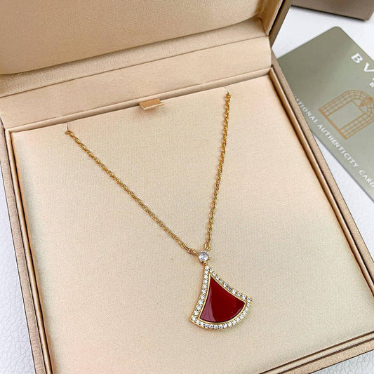 BVLGARI ❤️‍🔥*
Necklace 🦋
Master quality 💯
With normal boxes 📦 
55 dhs🇦🇪
With master box 🗃️ 
95 dhs🇦🇪

Zain216
♥️♥️♥️