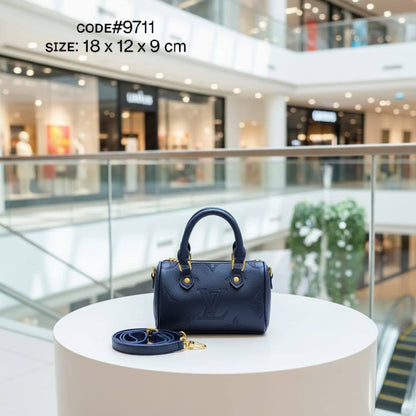 LV  nano
ʙᴀɴᴅᴏᴜʟɪᴇʀᴇ ᴍɪɴɪ
ᴍᴏɴᴏɢʀᴀᴍ ʟᴇᴀᴛʜᴇʀ
sɪᴢᴇ: 18 cm
ᴡɪᴛʜ ғᴏʟᴅᴇᴅ ᴍᴀɢɴᴇᴛɪᴄ BOX
🎁🎁🎁

75 dhs🪙🌨️

Zain31
♥️♥️♥️