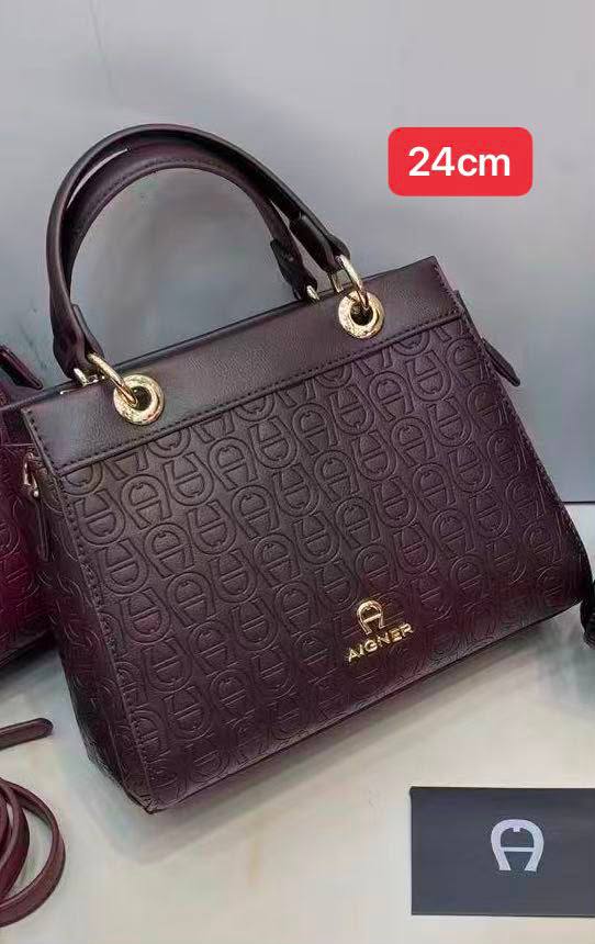 Aigner 
24cm 
110 dhs🇦🇪🇦🇪

Zain168
♥️♥️♥️