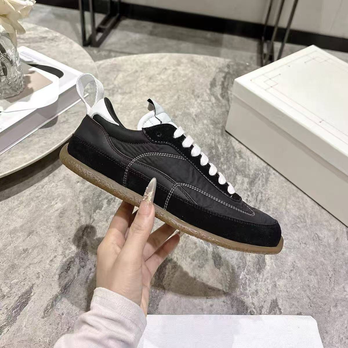 NEW CAME
ALEXANDER SHOES
GOOD QUALITY
130 dhs👑
Size 36 TO 41

Zain40
♥️♥️♥️