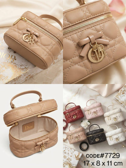 Dior
ᴠᴀɴɪᴛʏ ᴄᴀsᴇ ᴛᴏᴘ ʜᴀɴᴅʟᴇ
ʙᴏᴡ ᴅᴇsɪɢɴ ɪɴ ᴄʜᴀʀᴍs ʟᴏɢᴏ
ᴄᴀɴɴᴀɢᴇ ʟᴀᴍʙsᴋɪɴ ʟᴇᴀᴛʜᴇʀ
ɢᴏʟᴅ ʜᴀʀᴅᴡᴀʀᴇ
ᴡɪᴛʜ ʟᴏɴɢ ʙᴇʟᴛ sᴛʀᴀᴘ
sɪᴢᴇ : 17 cm
ᴡɪᴛʜ BOX

80 dhs✅

Zain31
♥️♥️♥️
