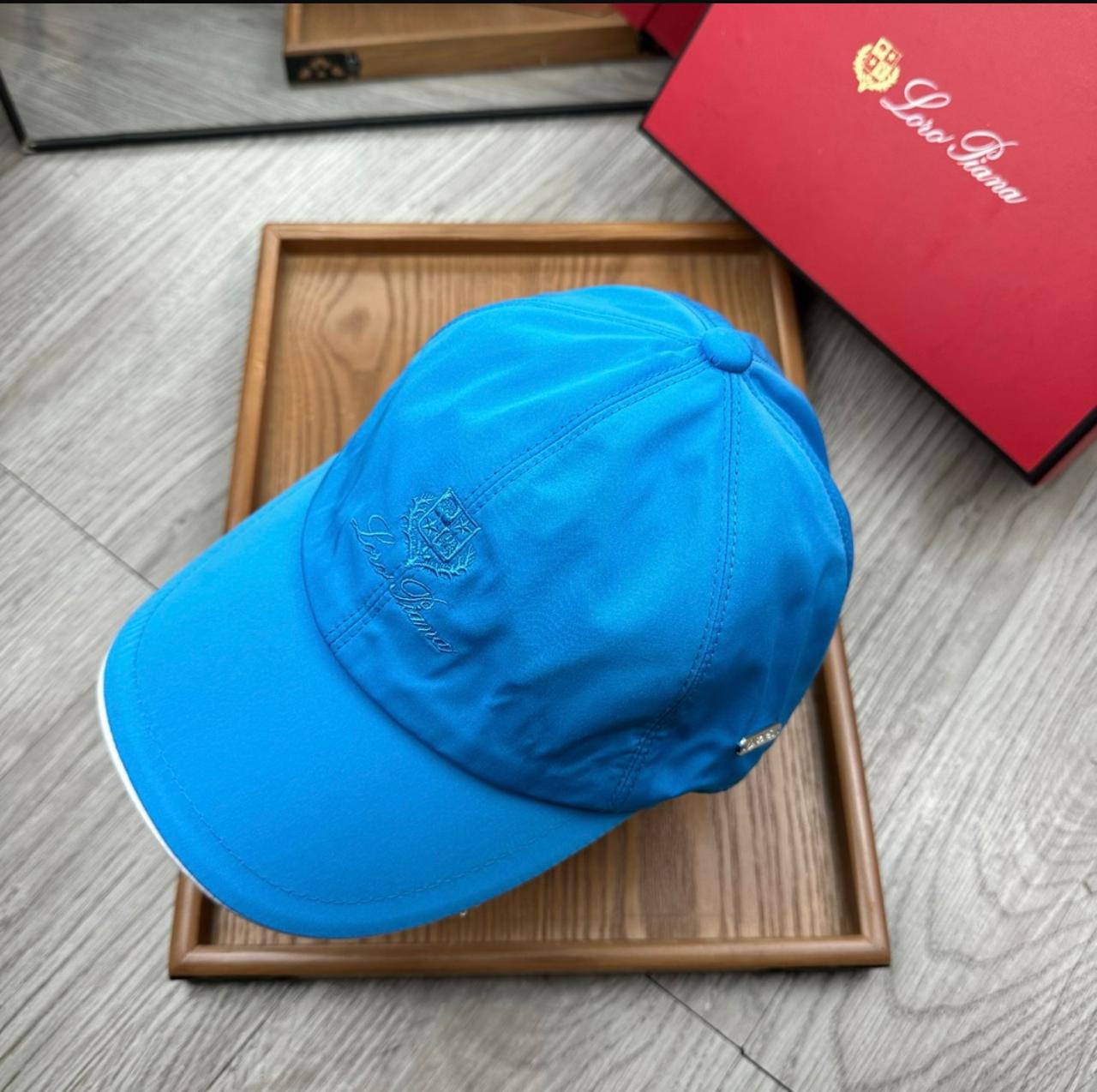 Cap Loro Piana
90 dhs🪙💚

Zain33
♥️♥️♥️