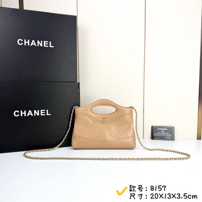 Chanel
Master
20cm🫶🏼 
250 dhs💓

with Box 🗃️
🎁🎁🎁

Zain228
♥️♥️♥️
