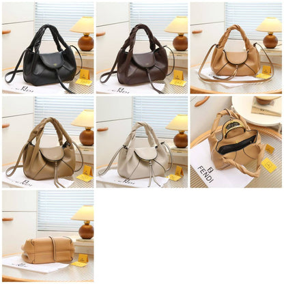 Fendi  
Best quality 
without box 
95 dhs✅
size 32CM

Zain290
♥️♥️♥️