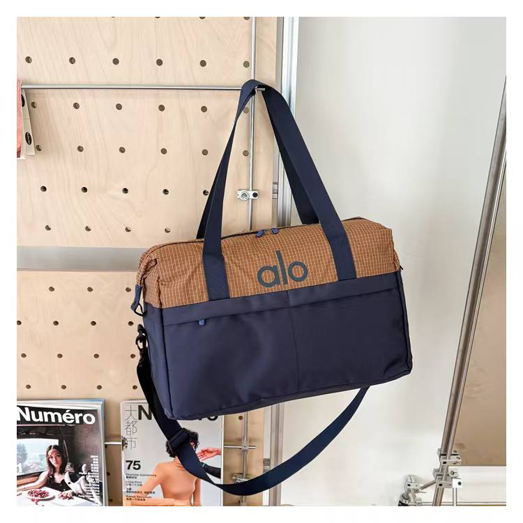 Alo Bag
75 dhs🇦🇪🇦🇪
size 45/30/21cm

Zain26
♥️♥️♥️
