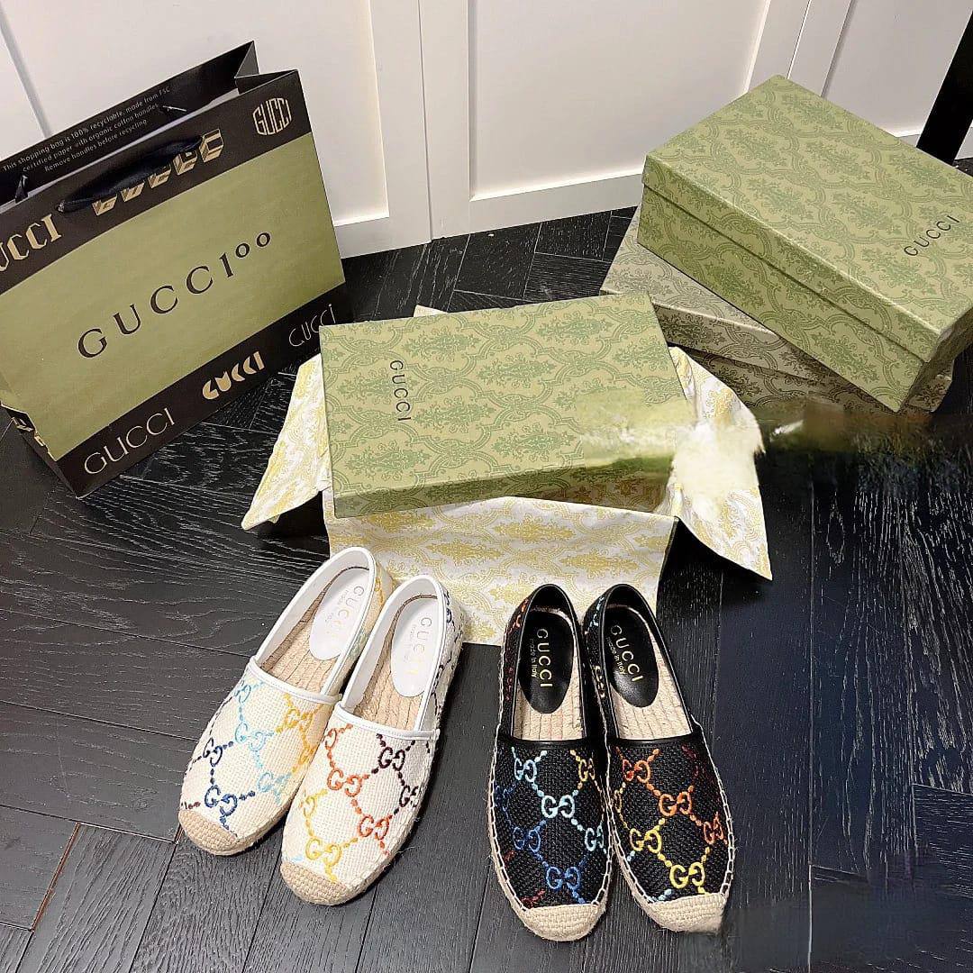 GUCCI SHOES
GOOD QUALITY 
110 dhs❤️
Size 36 TO 41

Zain40
♥️♥️♥️