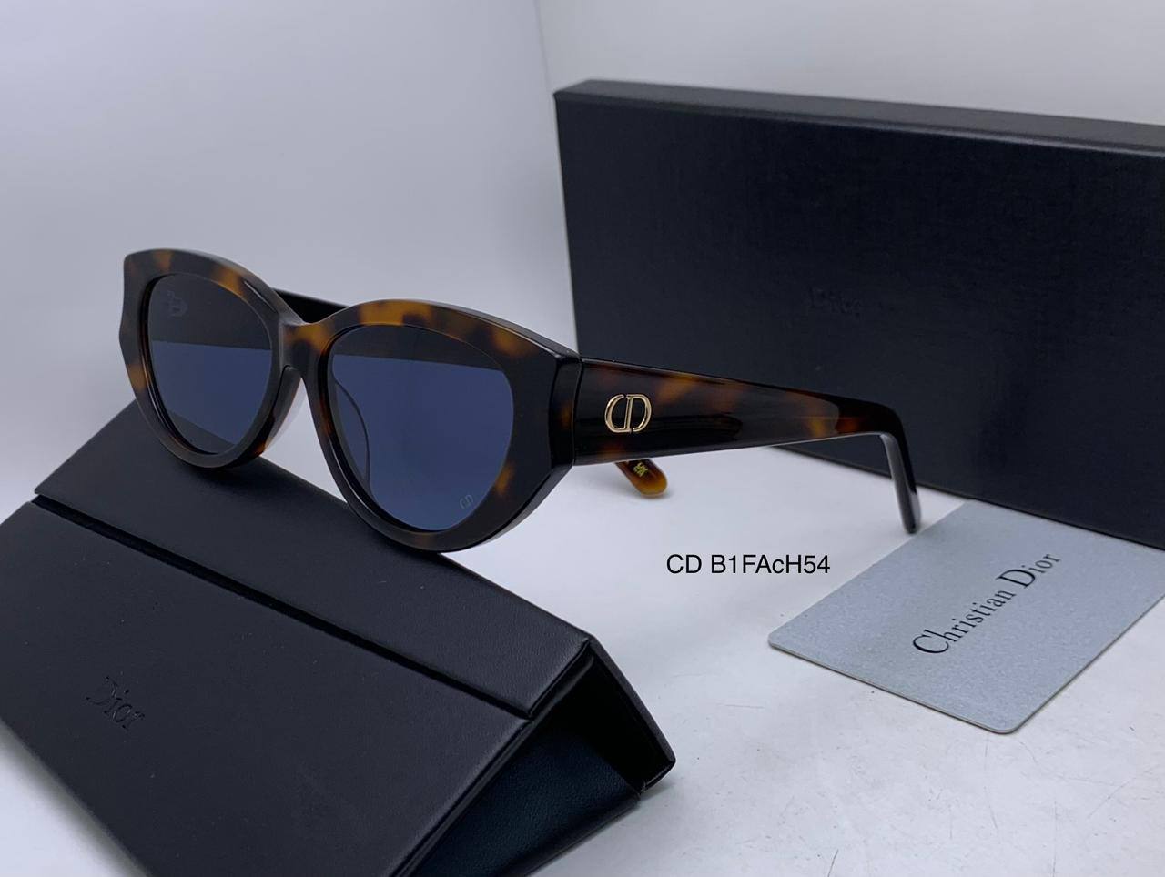 Sunglasses
Dior - Cartier 
Super master 
180 dhs🪙🌺

Zain126
♥️♥️♥️