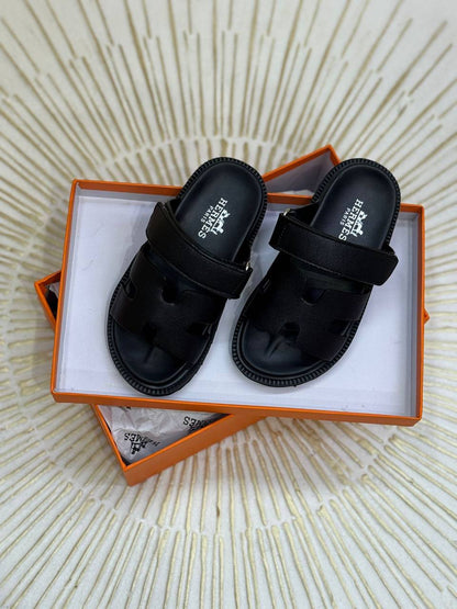 Hermes 
Super master quality 😍
Size:26 to37
230 dhs🇦🇪

Zain261
♥️♥️♥️