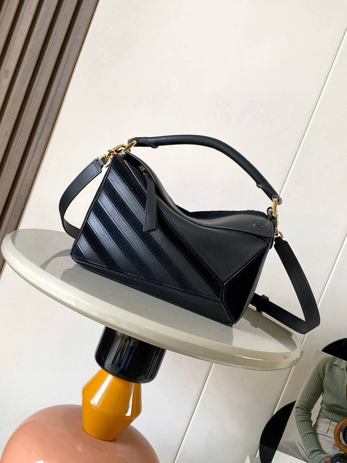 Loewe supper master quality ❤️
new collection ❤️
Available ✨💕
With full packing 📦
For Price 👇 WhatsApp✅
0568585901 
0507557372
0552275751 Owner Zain 👌

Zain251
♥️♥️♥️