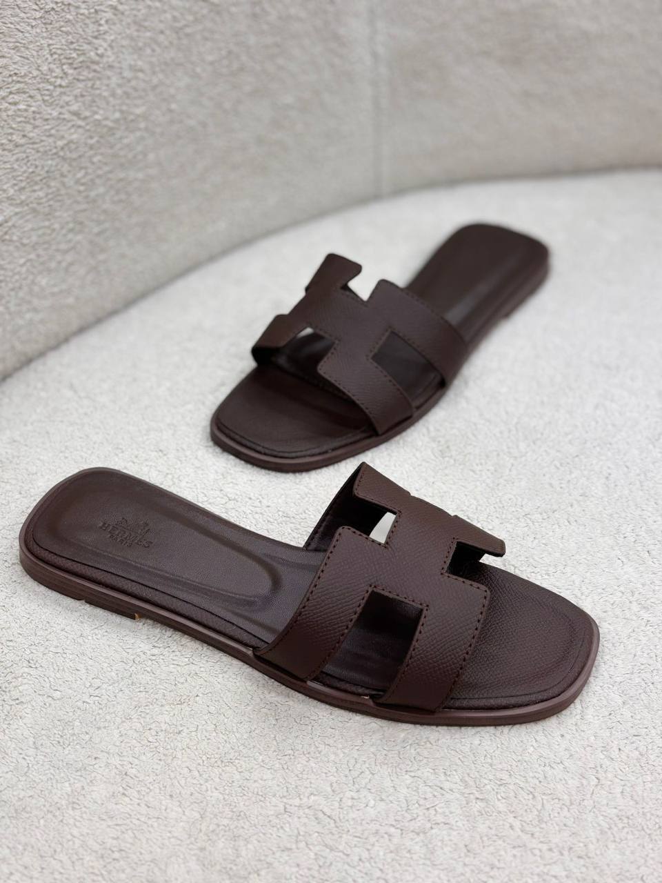 Hermes  
100 dhs💛
Size 36-42

Zain55
♥️♥️♥️