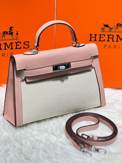 Hermes
105 dhs🇦🇪🇦🇪
With box
Size22cm

Zain219
♥️♥️♥️