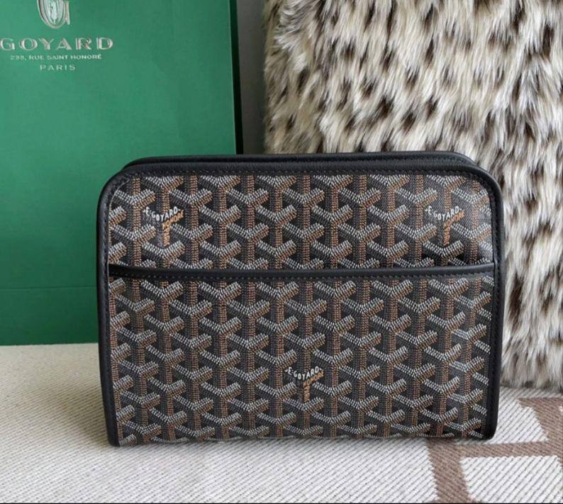 Goyard Men's 
Clutch
190 dhs🪙🖤

Zain33
♥️♥️♥️