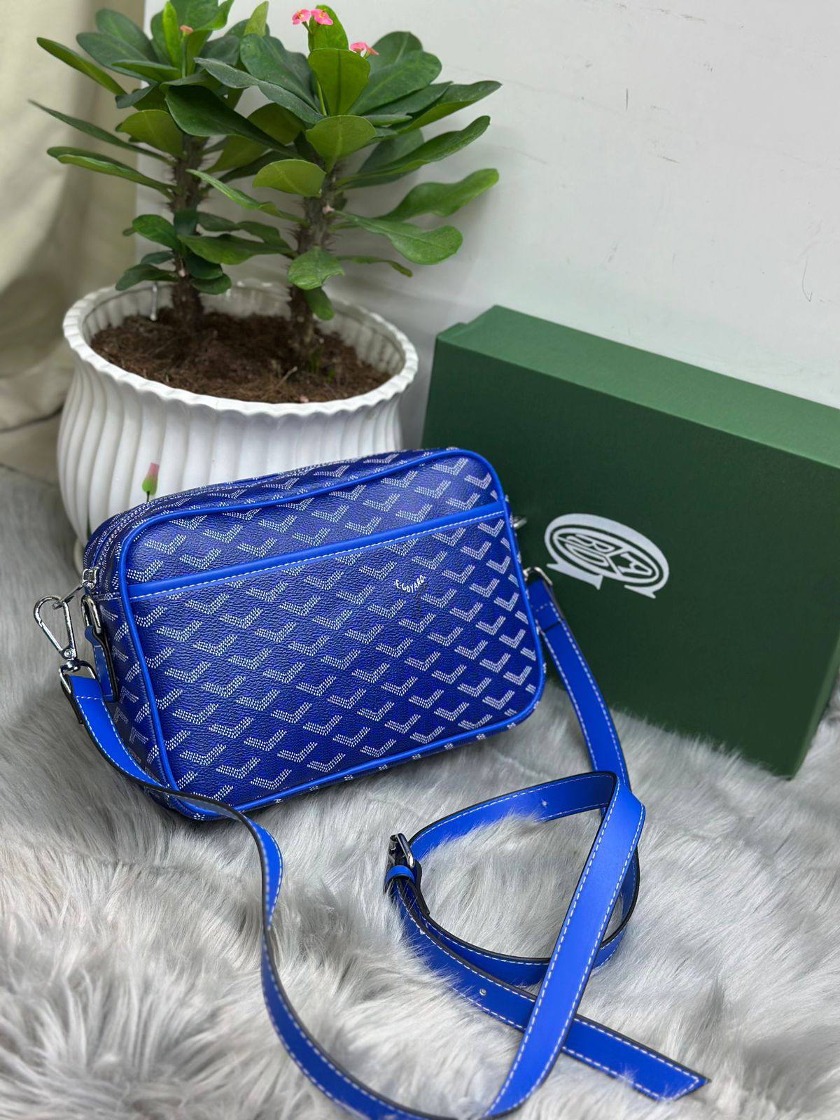 Goyard
SIZE  ……… 25cm 🌷🌷🌷
80 dhs🪙🌨️

with BOX🌷🌷🌷
🎁🎁🎁

Zain244
♥️♥️♥️