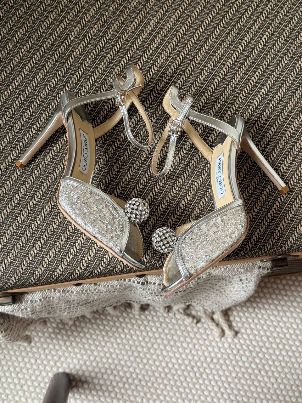 JIMMY CHOO - AQUAZZURA
🤩Available now 😍😍
Size: 36 to 41
Super master quality 
450 dhs✅

Zain198
♥️♥️♥️