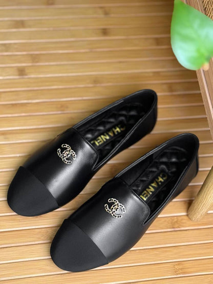 Chanel
𝗦𝗶𝘇𝗲 𝟯𝟲 𝘁𝗼 𝟰𝟭 
450 dhs✅

Zain178
♥️♥️♥️