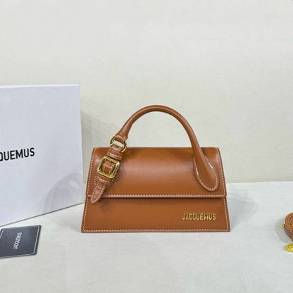 JACQUEMUS 

RESTOCK 
GOOD QUALITY 

WITH BOX 
100 dhs🇦🇪🇦🇪

SIZE: 20cm

Zain39
♥️♥️♥️