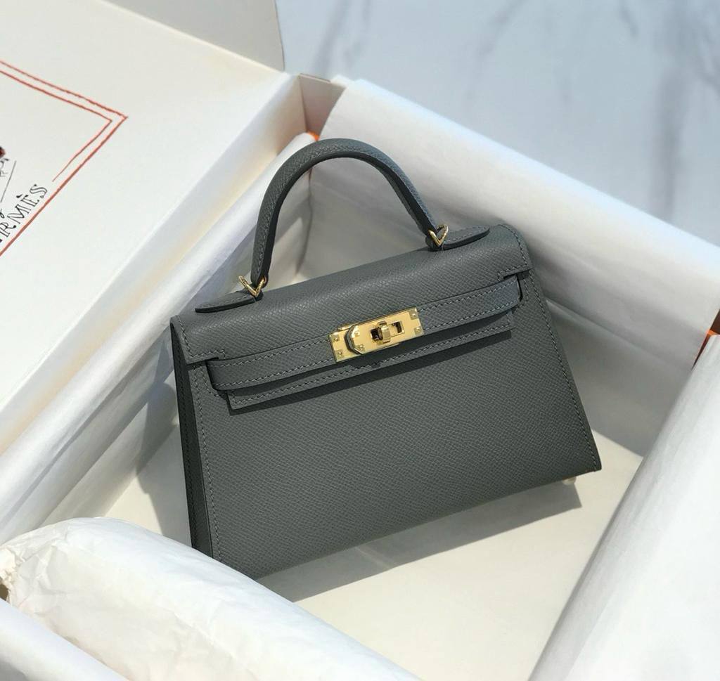 HERMES 💕💕💕
Super master quality 💯
Available now 💫 ✨✨
For Price 👇 WTSP Text Zain 0568585901

Zain252
♥️♥️♥️