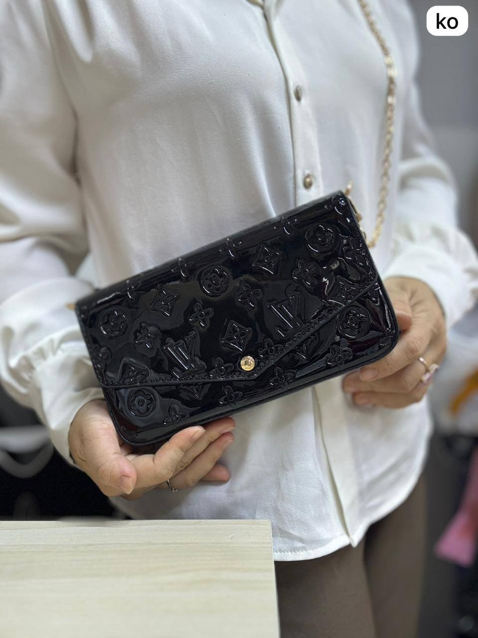 LV 3 in 1
Size : 19  * 13 cm
70 dhs🪙💕
with box 🎁

Zain115
♥️♥️♥️