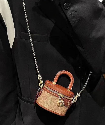 Coach
110 dhs💓

size：15cm
High-quality 

with box
🎁🎁🎁

Zain35
♥️♥️♥️