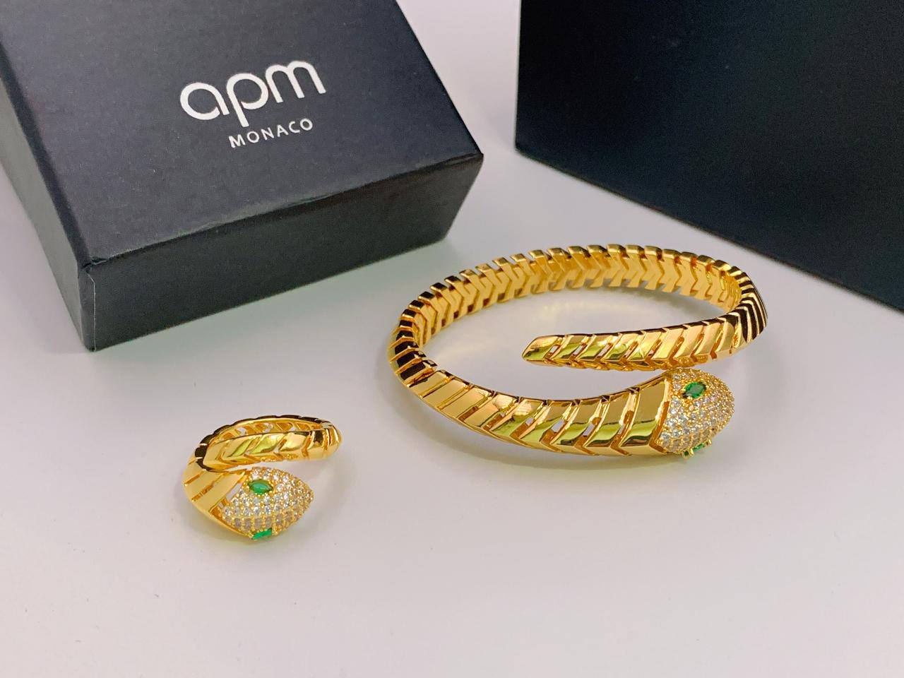 APM 
BANGLE RING
115 dhs🪙🌨️ SET

Zain89
♥️♥️♥️