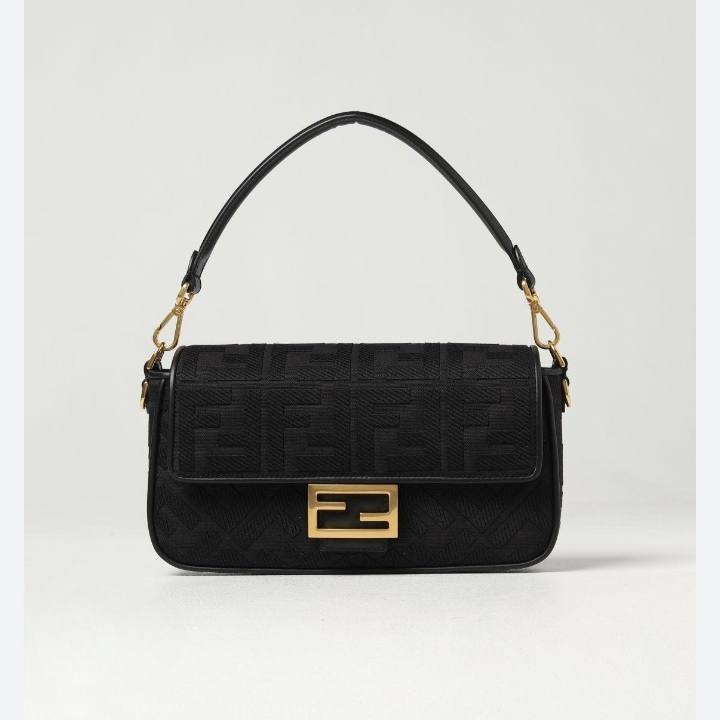 Fendi
120 dhs💛
with box
size 25cm
High quality

Zain26
♥️♥️♥️