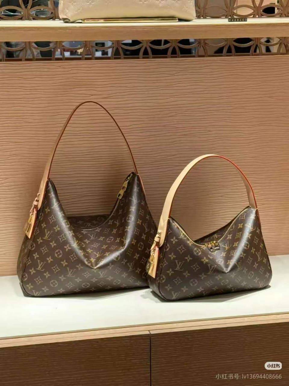 LV
Good Quality 
With Box 95 dhs❣️ (33cm)
With Box 105 dhs❣️ (41cm)

Zain250
♥️♥️♥️