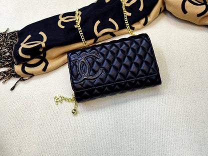 Chanel

90 dhs🇦🇪🇦🇪

with box

size  20cm
Zain26
♥️♥️♥️
