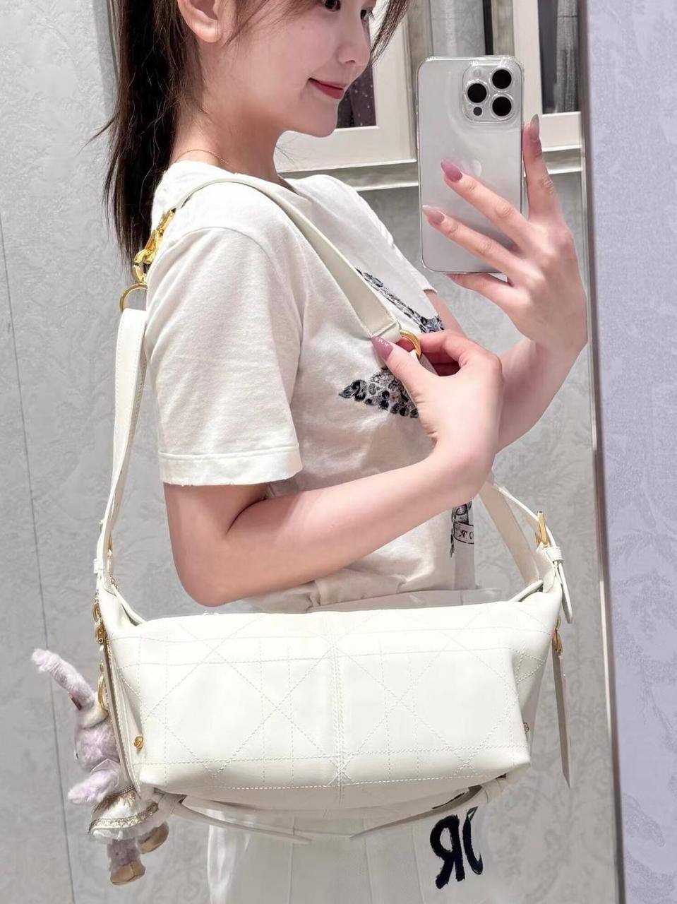 DIOR  
GOOD QUALITY
100 dhs✅

Zain295
♥️♥️♥️