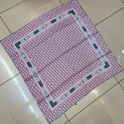 Silk square scarf 
40 dhs🇦🇪🇦🇪
Size 90*90

Zain93
♥️♥️♥️