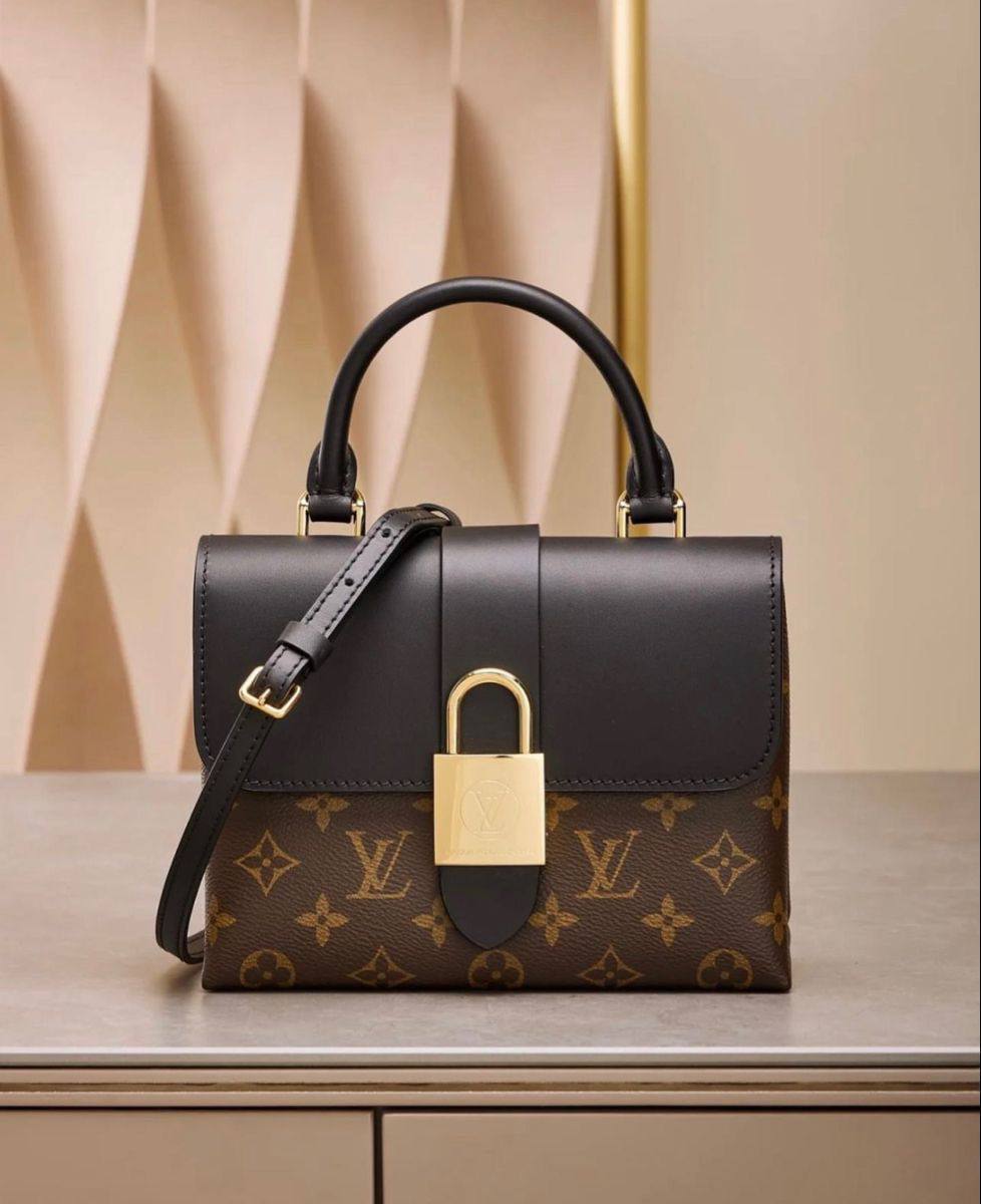 LV
95 dhs❤️

With box
🎁🎁🎁

Zain219
♥️♥️♥️