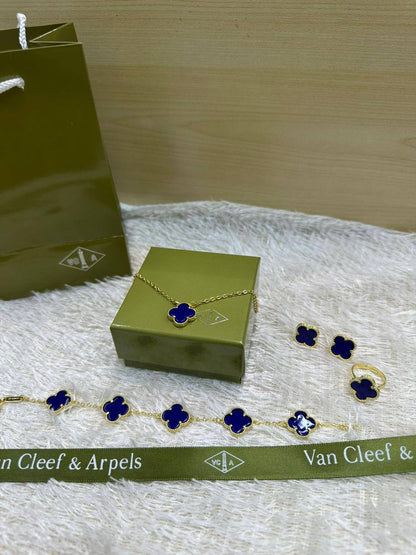 VCA SET ❤️‍🔥*
Necklace 🌸
Earring ✨
Bracelet 🍁
Ring 💍 free size ❣️
Stainless Steel 💯
Non tarnish 💯
With normal boxes 📦 
45 dhs🪙🌨️
With master box 🗃️ 
80 dhs🪙🌨️

Zain216
♥️♥️♥️
