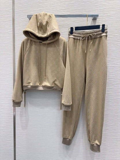 LV
Women’s Set
Master Quality 
SML
430 dhs❣️

Zain276
♥️♥️♥️