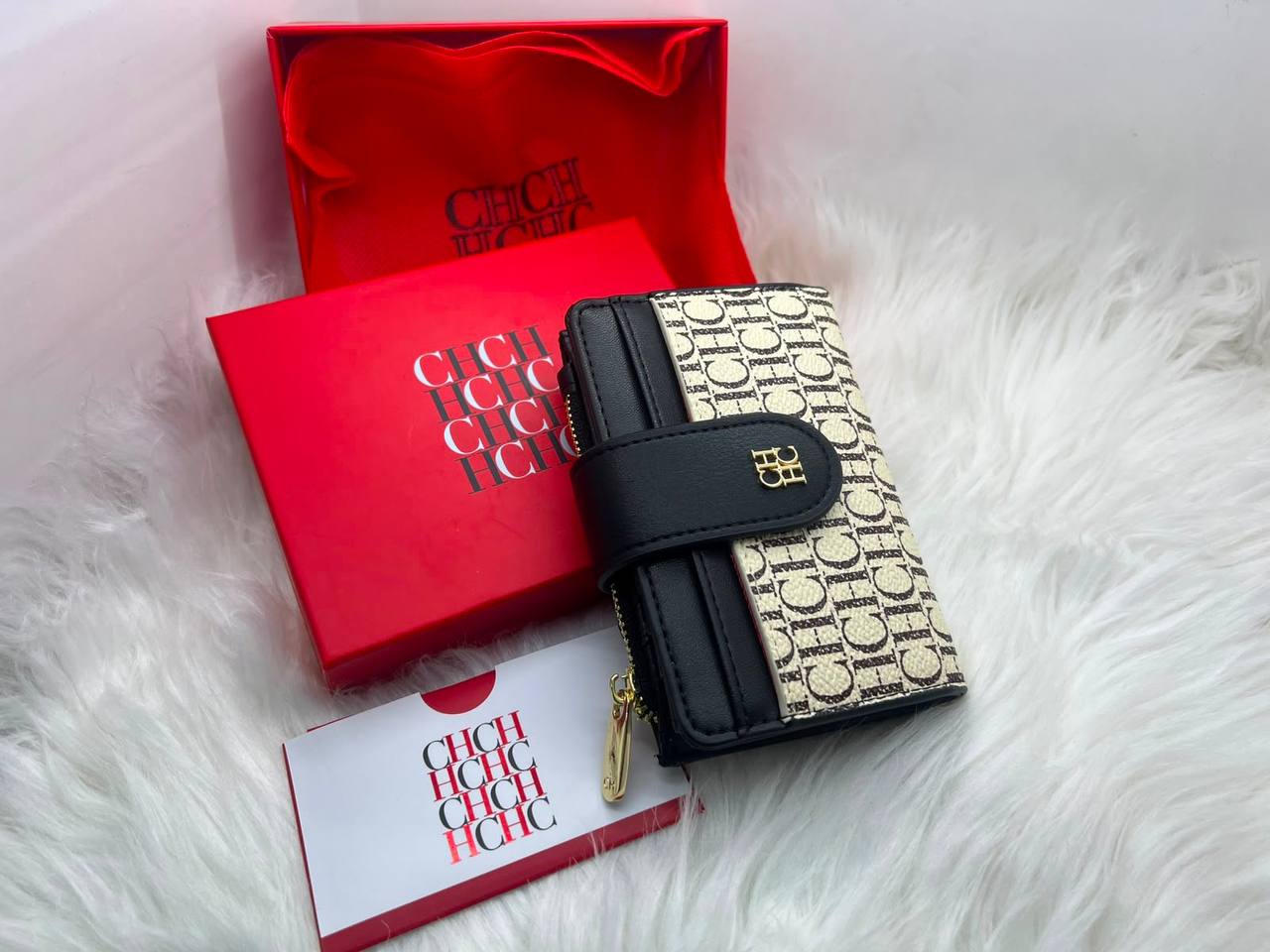 Wallets
60 dhs🇦🇪🇦🇪
with box

Zain182
♥️♥️♥️