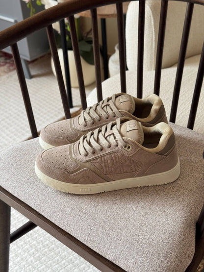 DIOR 
AAA quality
size:40 to 46 

500 dhs🇦🇪🇦🇪

Zain185
♥️♥️♥️