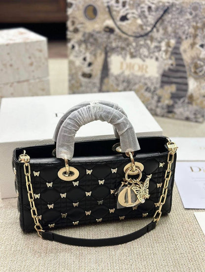 Dior
130 dhs✅
High quality 

with box
🎁🎁🎁

Zain35
♥️♥️♥️