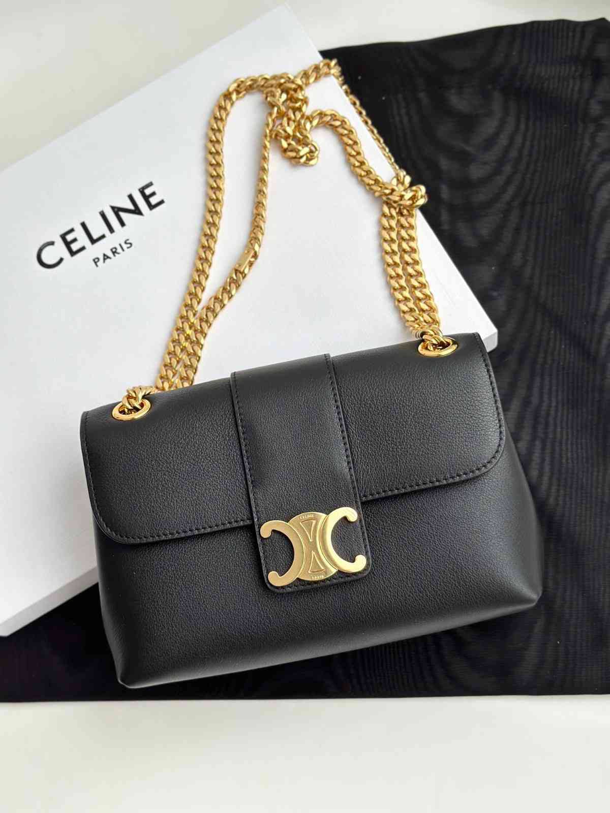 Celine 
          23Cm
260 dhs❣️

Zain131
♥️♥️♥️