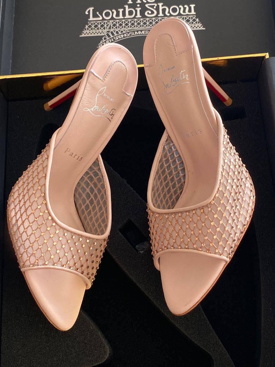 Louboutin shoes
AAA master quality 
Size 37……40
450 dhs✅

Zain180
♥️♥️♥️