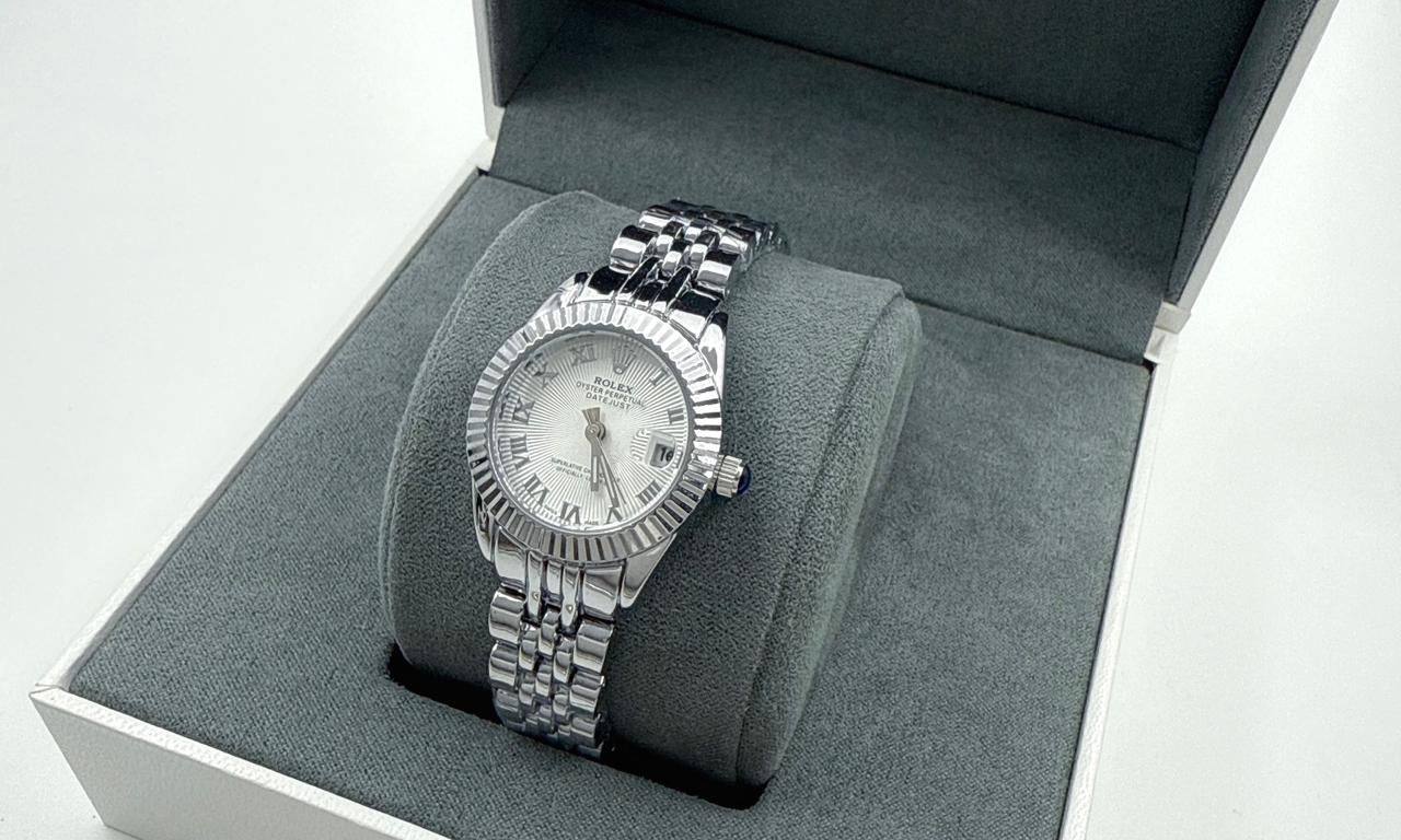 New ladies watch 
55 dhs🪙🌨️

Zain45
♥️♥️♥️
