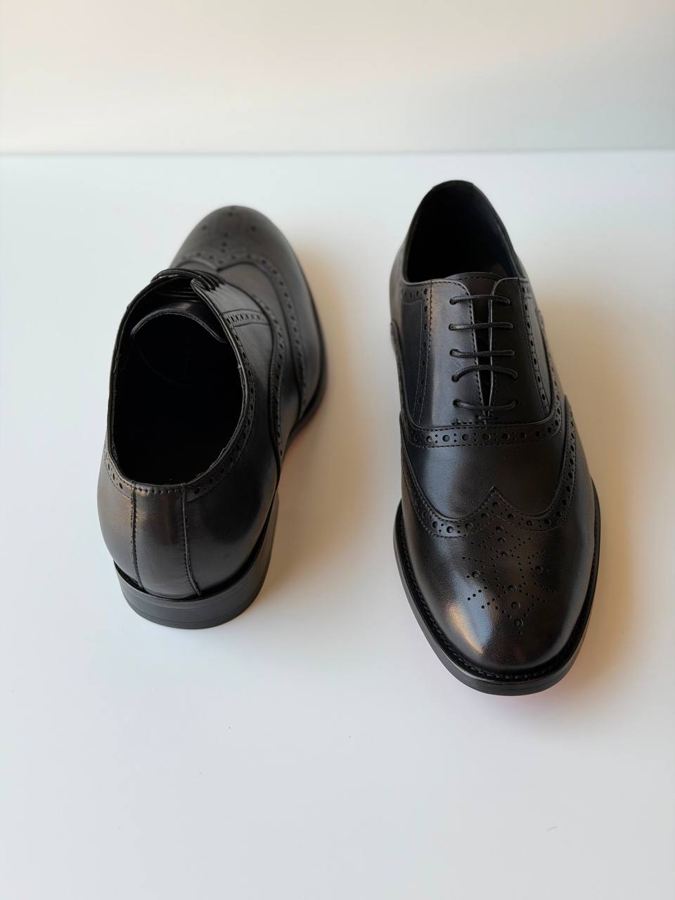 HERMES LOAFER
*VIP QUALITY*
*SIZE: 40 TO 46*
600 dhs🖤

Zain185
♥️♥️♥️