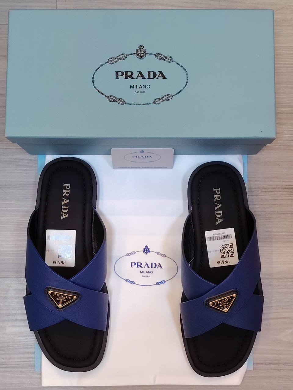 Prada Slipper, 
New Arrived 
Size 40To 45
110 dhs🪙🌨️

Zain120
♥️♥️♥️