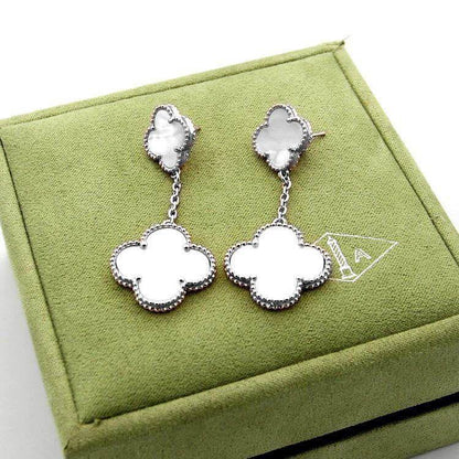 VCA 💫✨
       *Earrings 2 FLOWER*     💎
65 dhs🪙🌨️
             _WITH_
        *GOOD Box*📦
🎁🎁🎁


Zain89
♥️♥️♥️