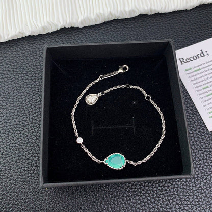 Boucheron set
Necklace 
Earrings 
Bracelet 
Master quality

115 dhs🇦🇪 normal box 🗃️

Zain48
♥️♥️♥️